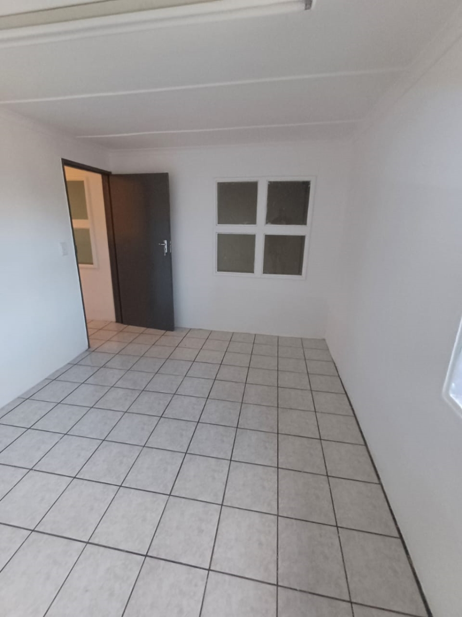 To Let Commercial Property for Rent in Okavango Park Western Cape